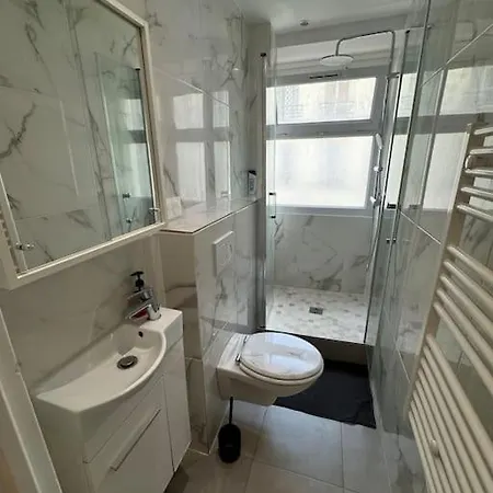 Experience Parisienne Montmartre Opera - 2m Metro Appartement *